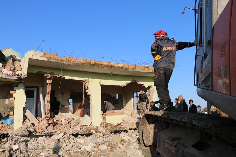 Click to enlarge earthquake turkey April 2018