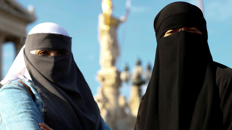 Click to enlarge muslim women
