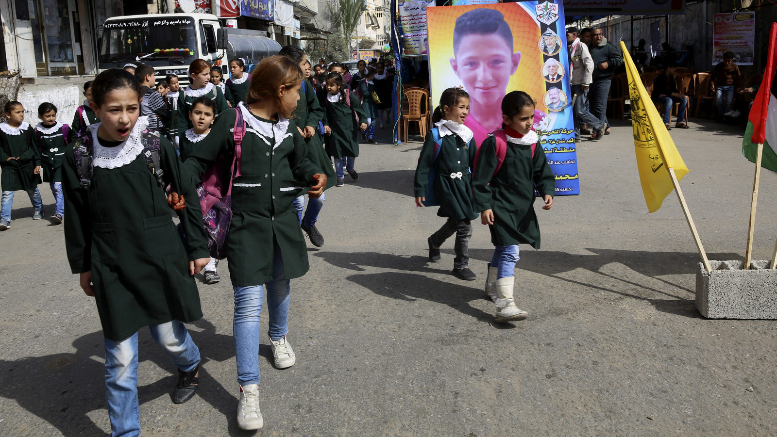 Click to enlarge Schoolgirls Gaza