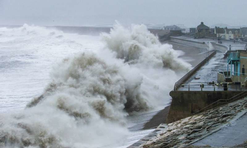Click to enlarge wave crash