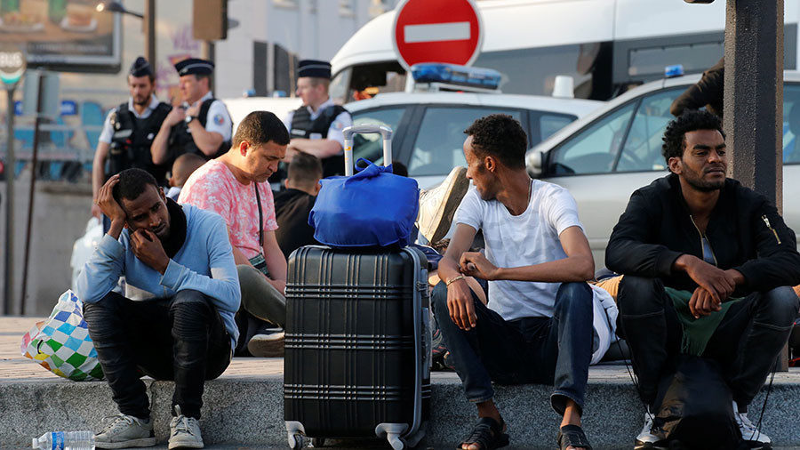 migrants