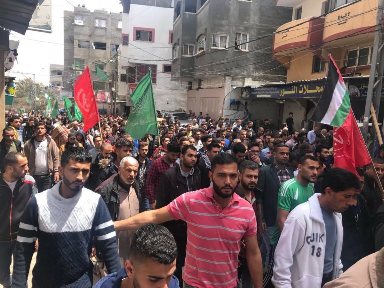Click to enlarge gaza journalist funeral