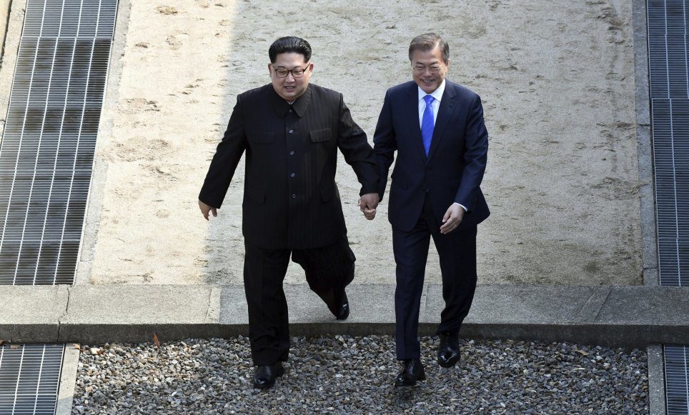 kim jong un moon jae in cross border