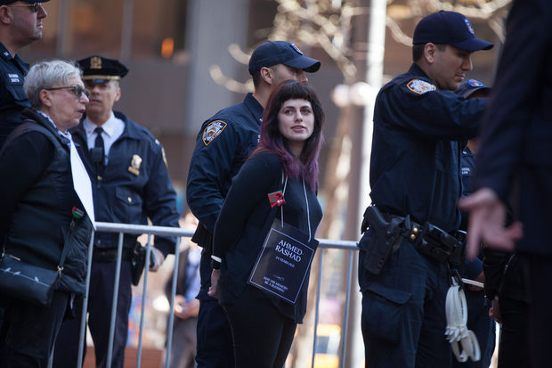 Click to enlarge Jewish Voice for Peace members arrested