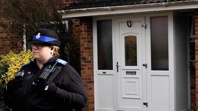 Click to enlarge police skripal frint door