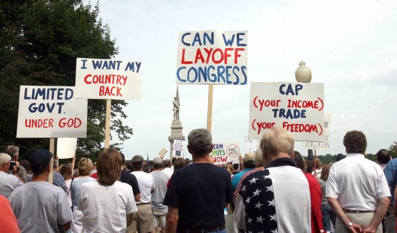 Click to enlarge tea party protest