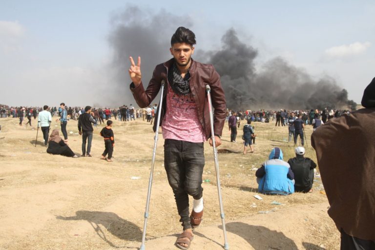 Click to enlarge injured protester gaza march of return land day