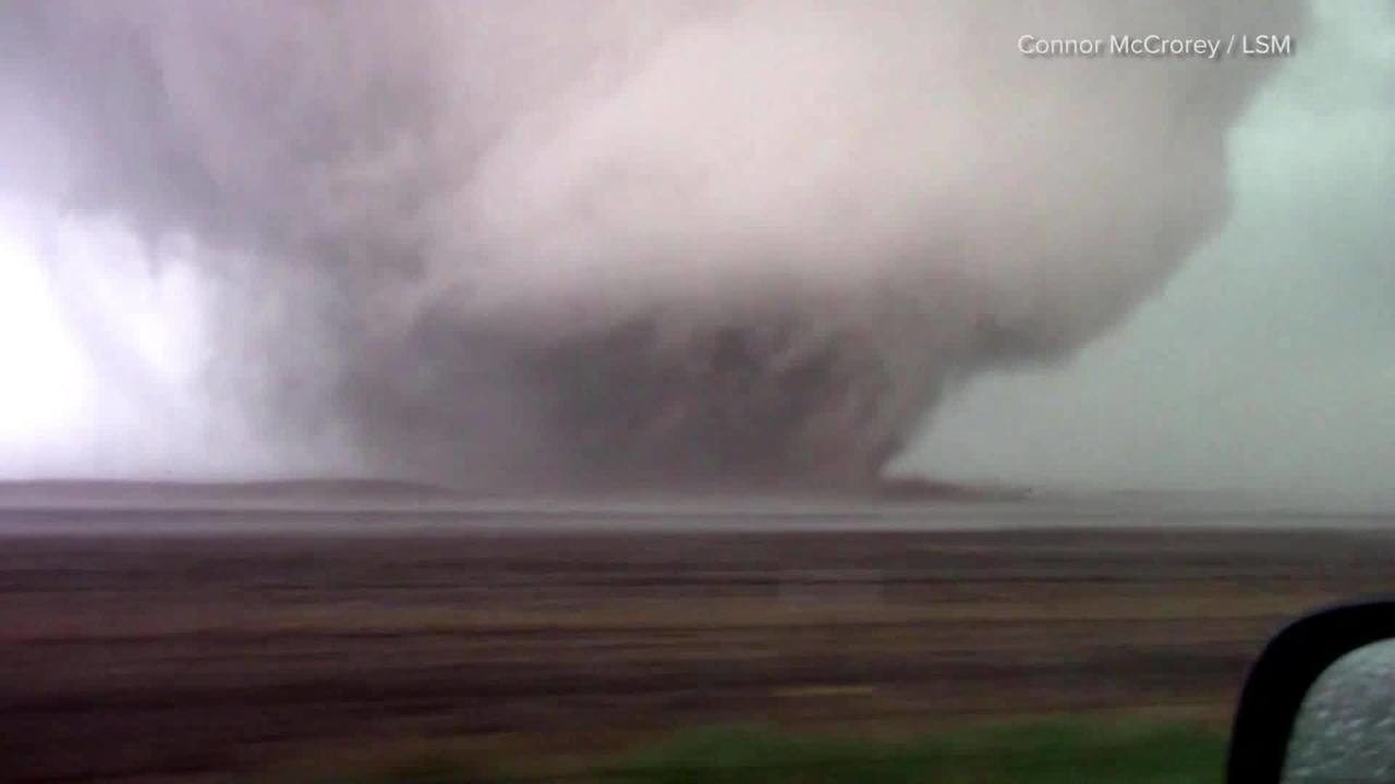 Large tornado touches down in Tescott, Kansas