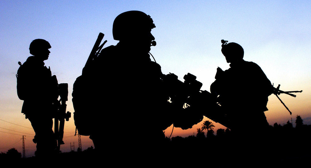 Click to enlarge US soldiers