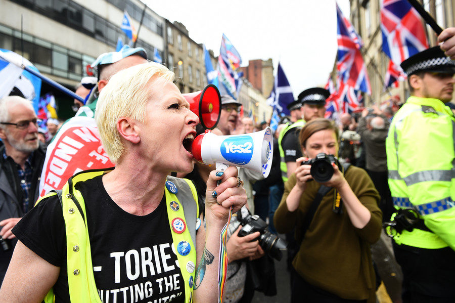 Click to enlarge Thousands take to streets of Glasgow for Scottish independence