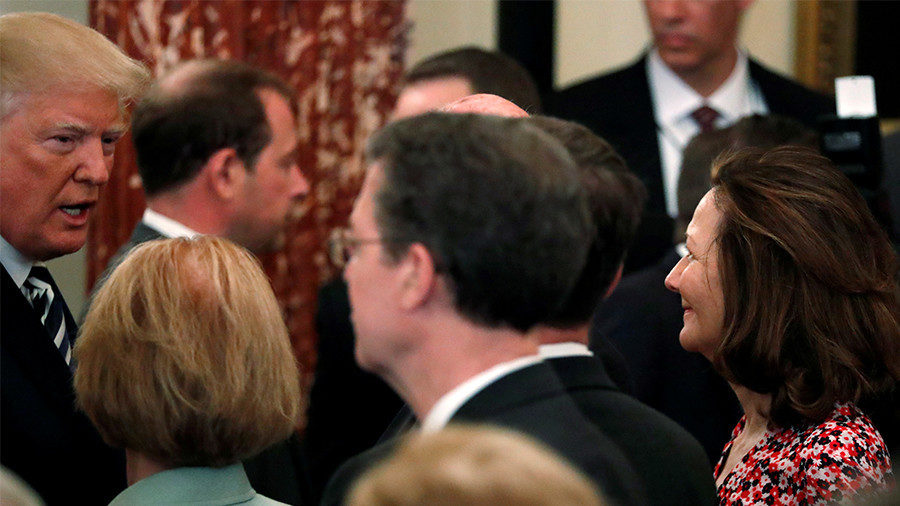 Click to enlarge Mike Pompeo's ceremonial swearing-in