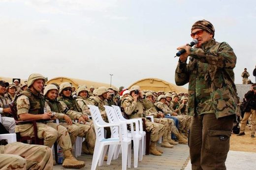 Click to enlarge robin williams baghdad USO