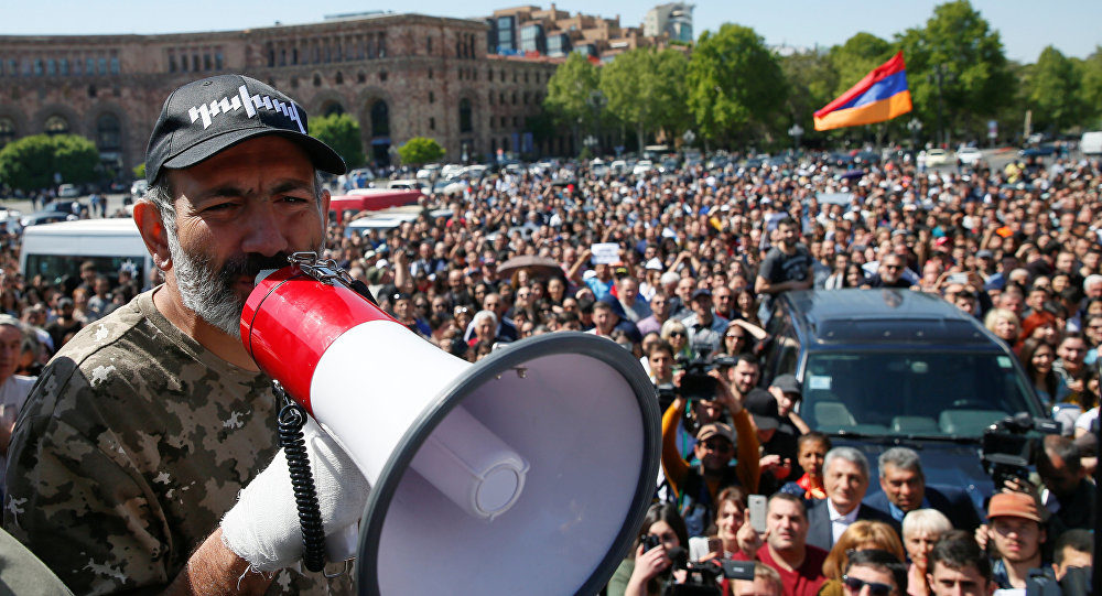 Armenia Celebrates as Protest Leader Pashinyan Elected as Prime Minister (VIDEO)