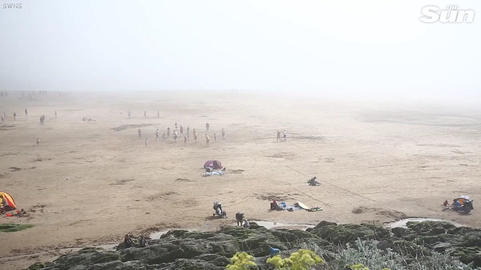 Click to enlarge fog devon beach 2018