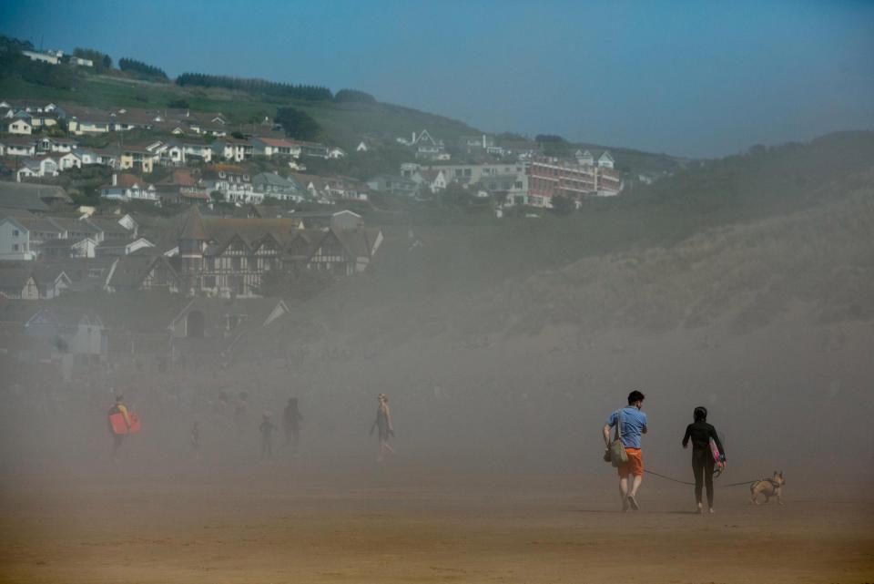 Click to enlarge Temperatures dropped dramatically when the freezing fog rolled in
