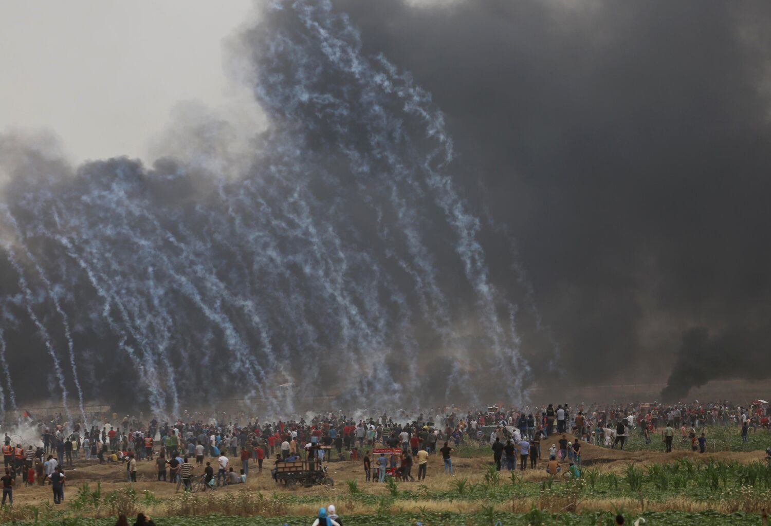 Israel showers Palestinians Tear gas May 4 2018