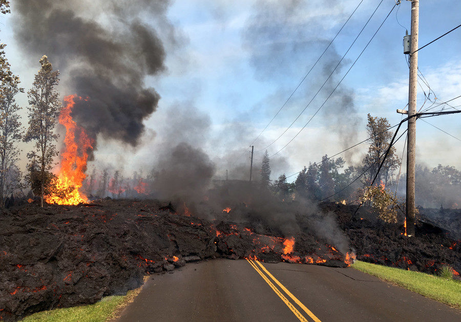 Lava flow leilani estates hawaii