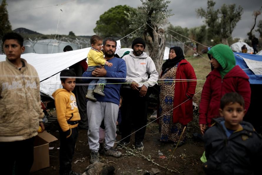 Click to enlarge greece protest migrants