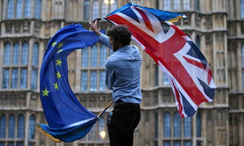 Click to enlarge Eu British flag waver