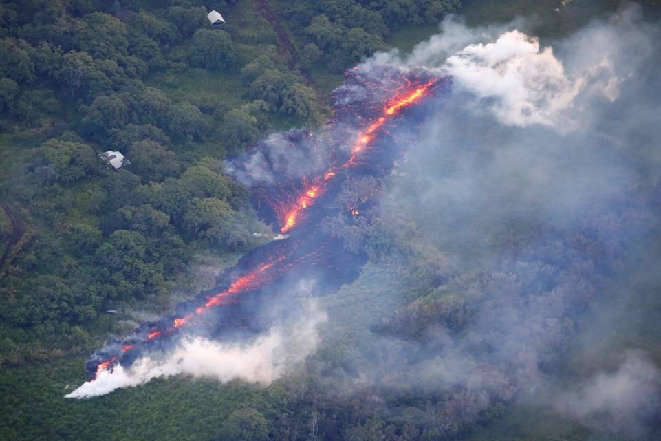 Click to enlarge fissure hawaii volcano