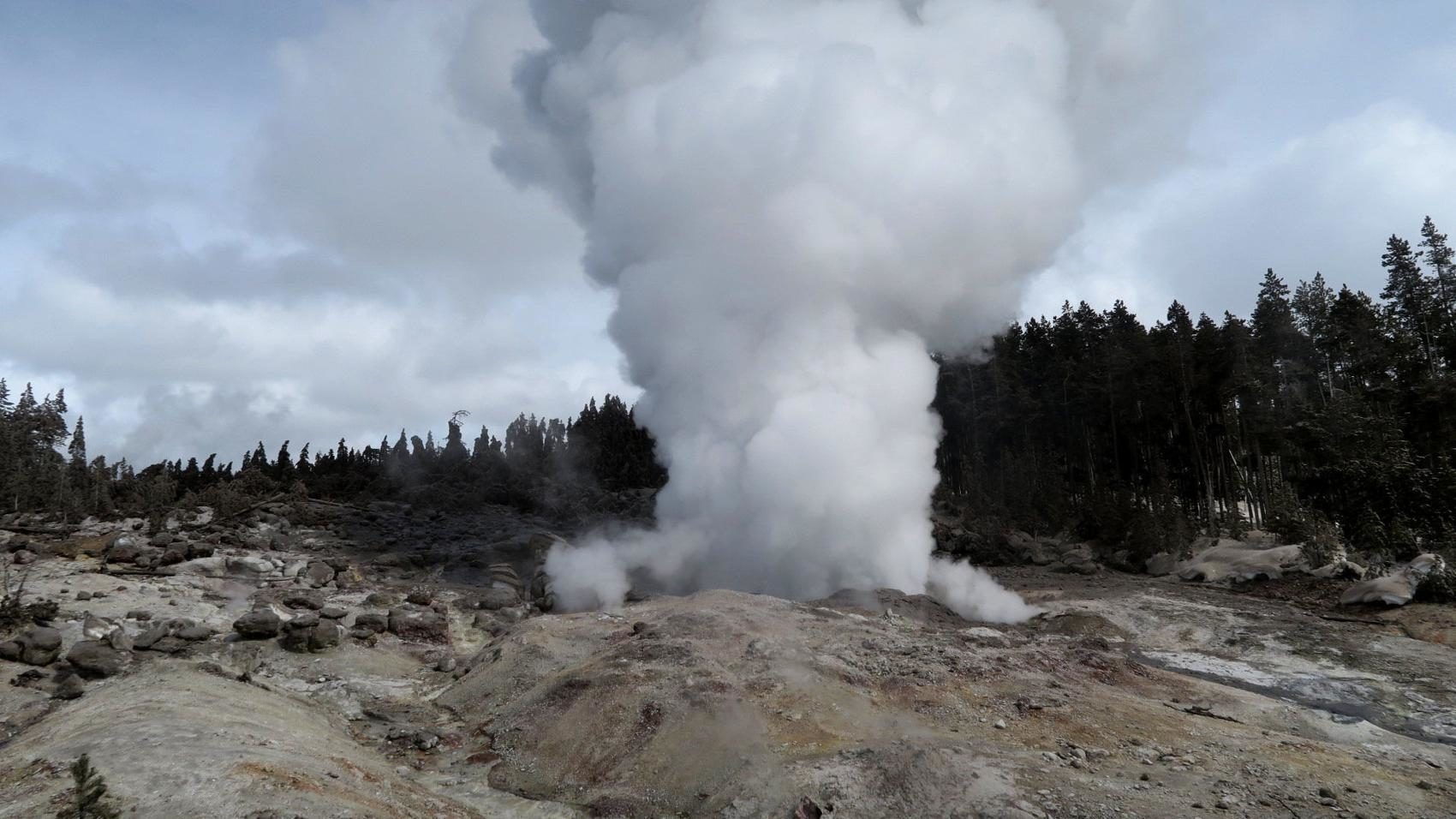 Click to enlarge Steamboat Geyser