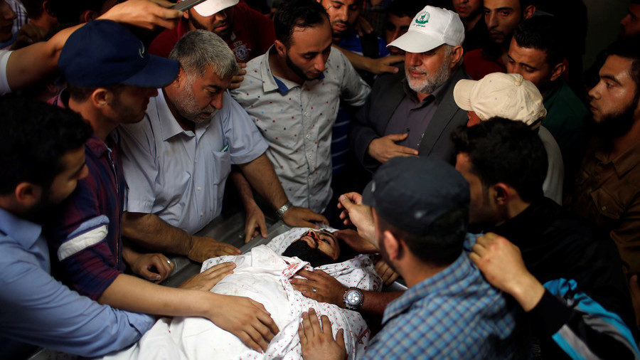 Click to enlarge Palestinians protester killed