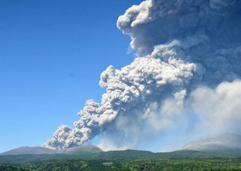 Click to enlarge Japan's Mount Shinmoedake