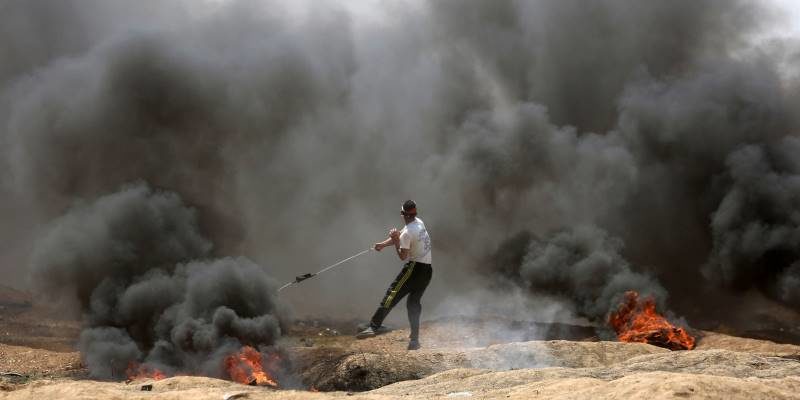 gaza protest slingshot