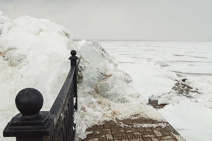 ob river ice tsunami