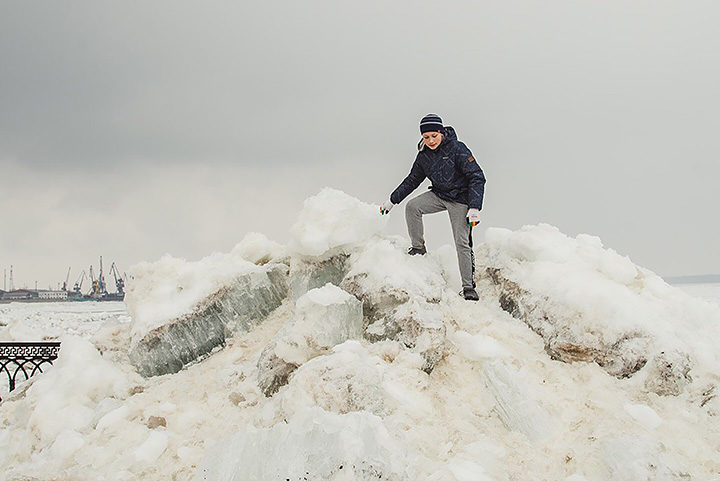ob river ice tsunami