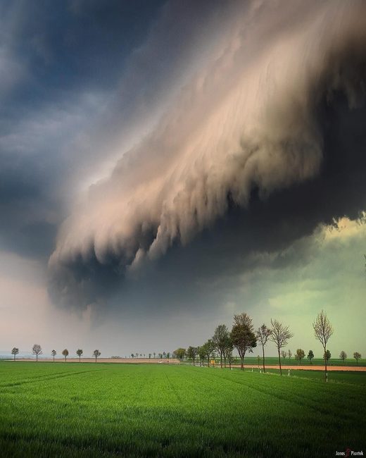 Click to enlarge Dramatic skies as a shelf cloud rolled in over Wolfenbüttel, Germany