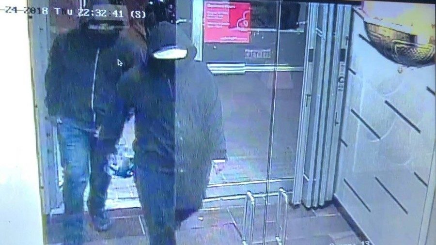 Two suspects entering in restaurant