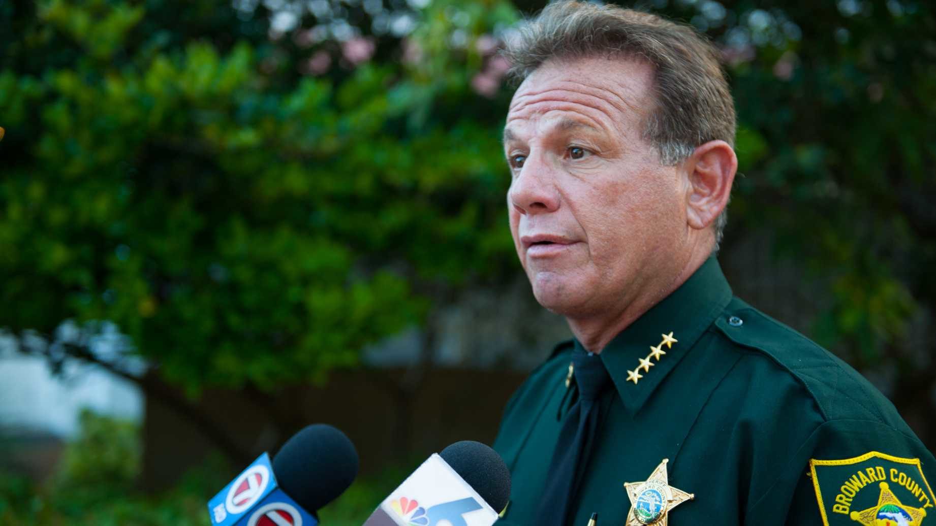 Click to enlarge Deputy Scot Peterson