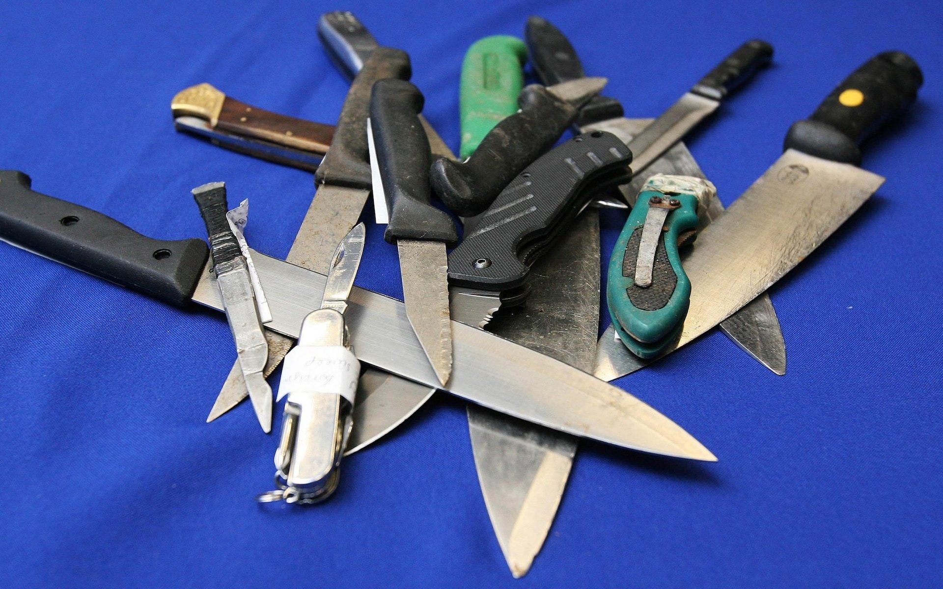 knives