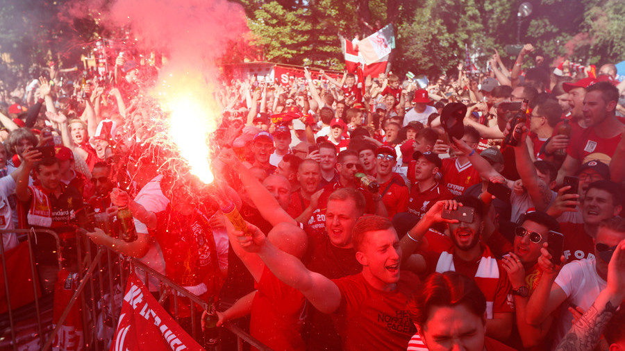 Kiev Liverpool football fans