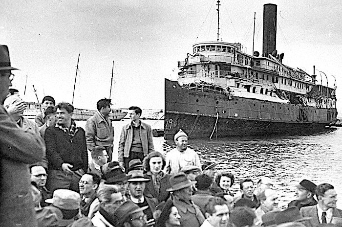 Click to enlarge Boat Jewish settlers