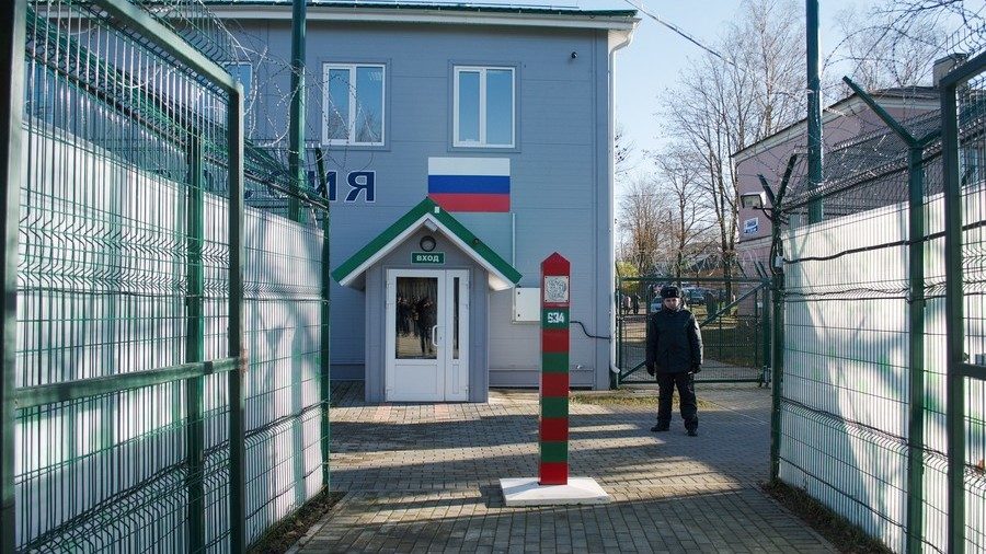 Ivangorod checkpoint Estonian-Russian border