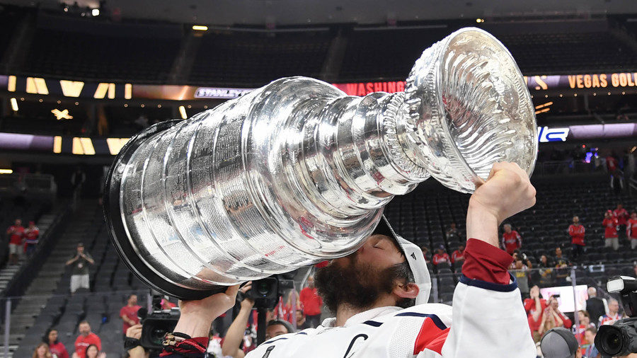 Alex Ovechkin with stanley cup
