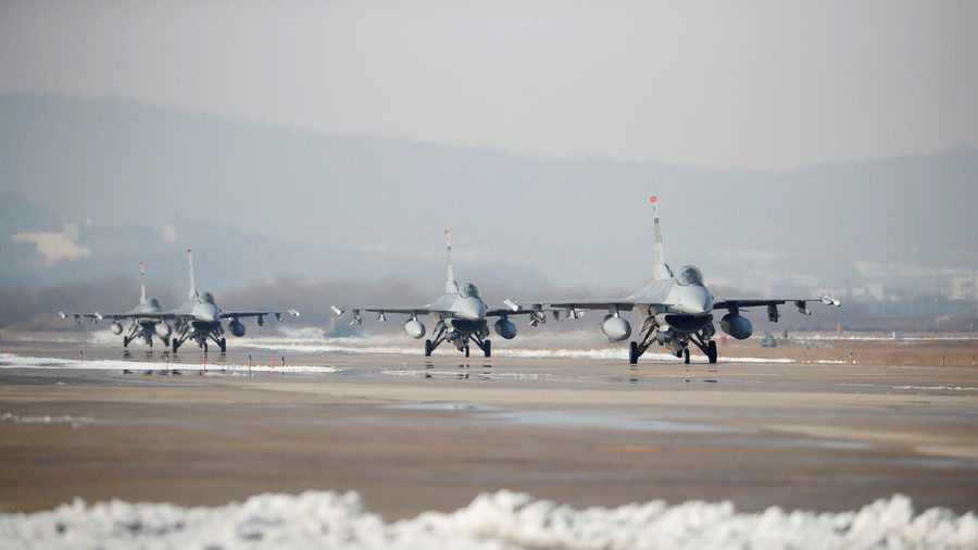 f 16 fighter jets