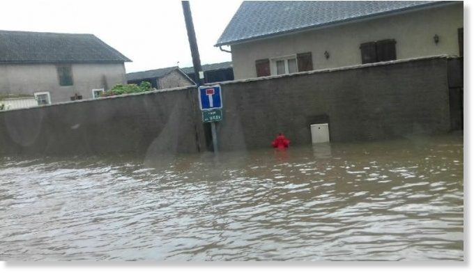 Météo orange alert remains amid flood chaos in France -- Earth Changes ...