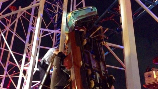 Rollercoaster derailment