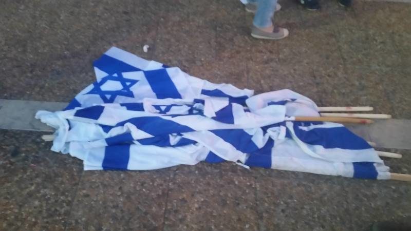 Click to enlarge Israel flags Israeli