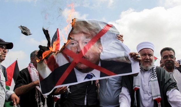 Click to enlarge trump protest palestine