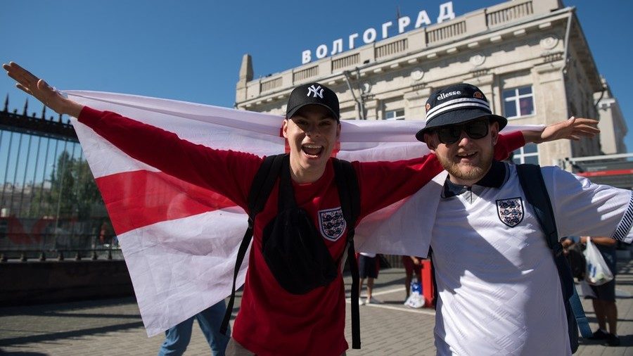 Click to enlarge russia england fans