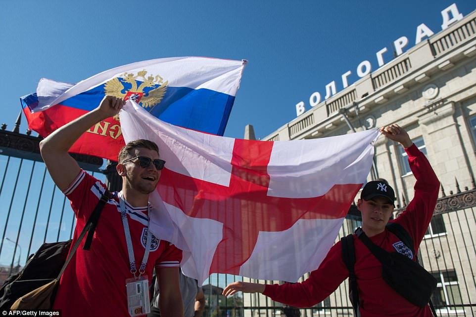 Click to enlarge england fans russia