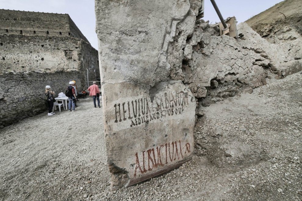 political inscriptions pompeii