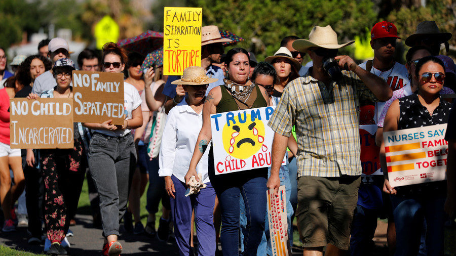 Click to enlarge Activists from the Border Network for Human Rights protest US immigration policies in El Paso