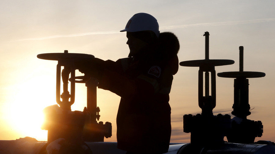 Click to enlarge oil rig worker