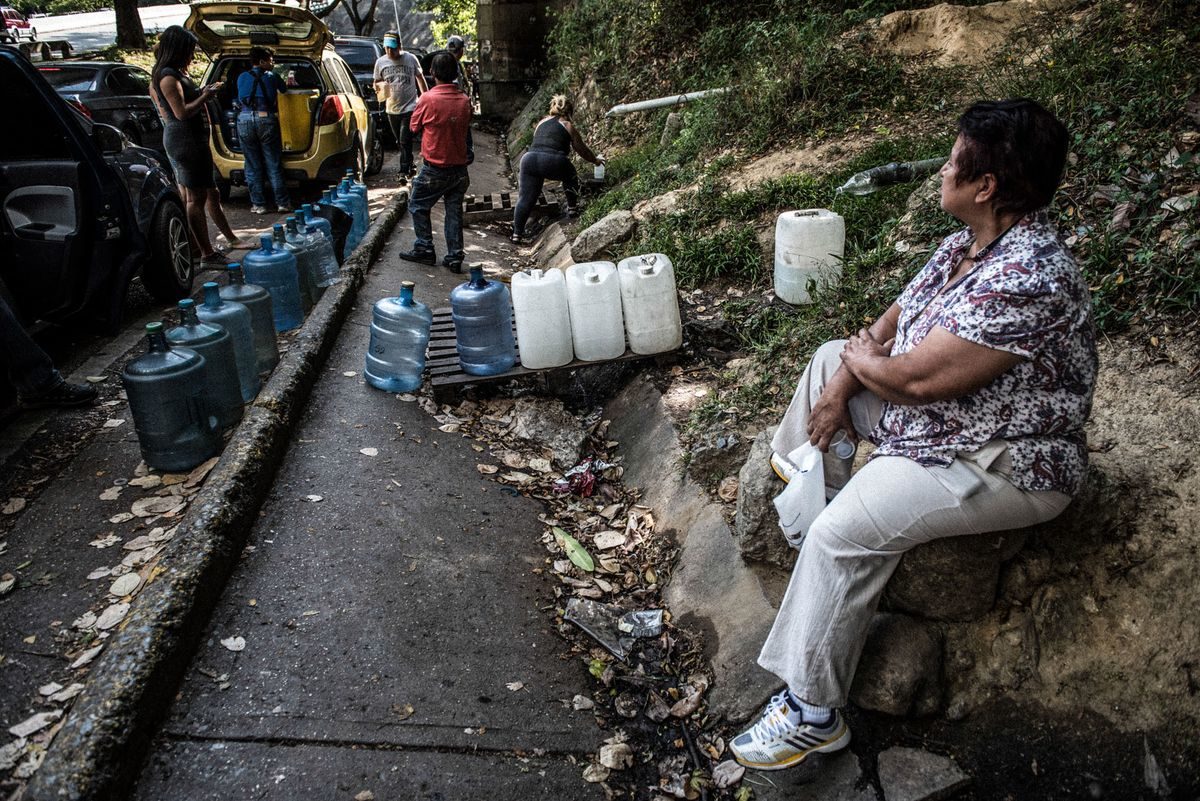caracas water emergency