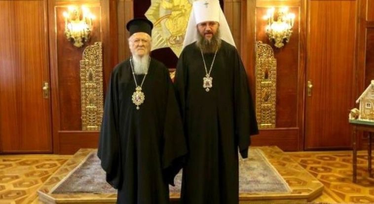 Patriarch Bartholomew (left) and Metropolitan Antony (right)